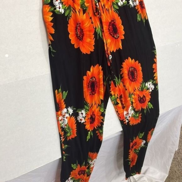 DouBCQ Jumpsuit NWT with Pockets, Soft Knit, Floral Black & Orange, Large - Picture 5 of 11